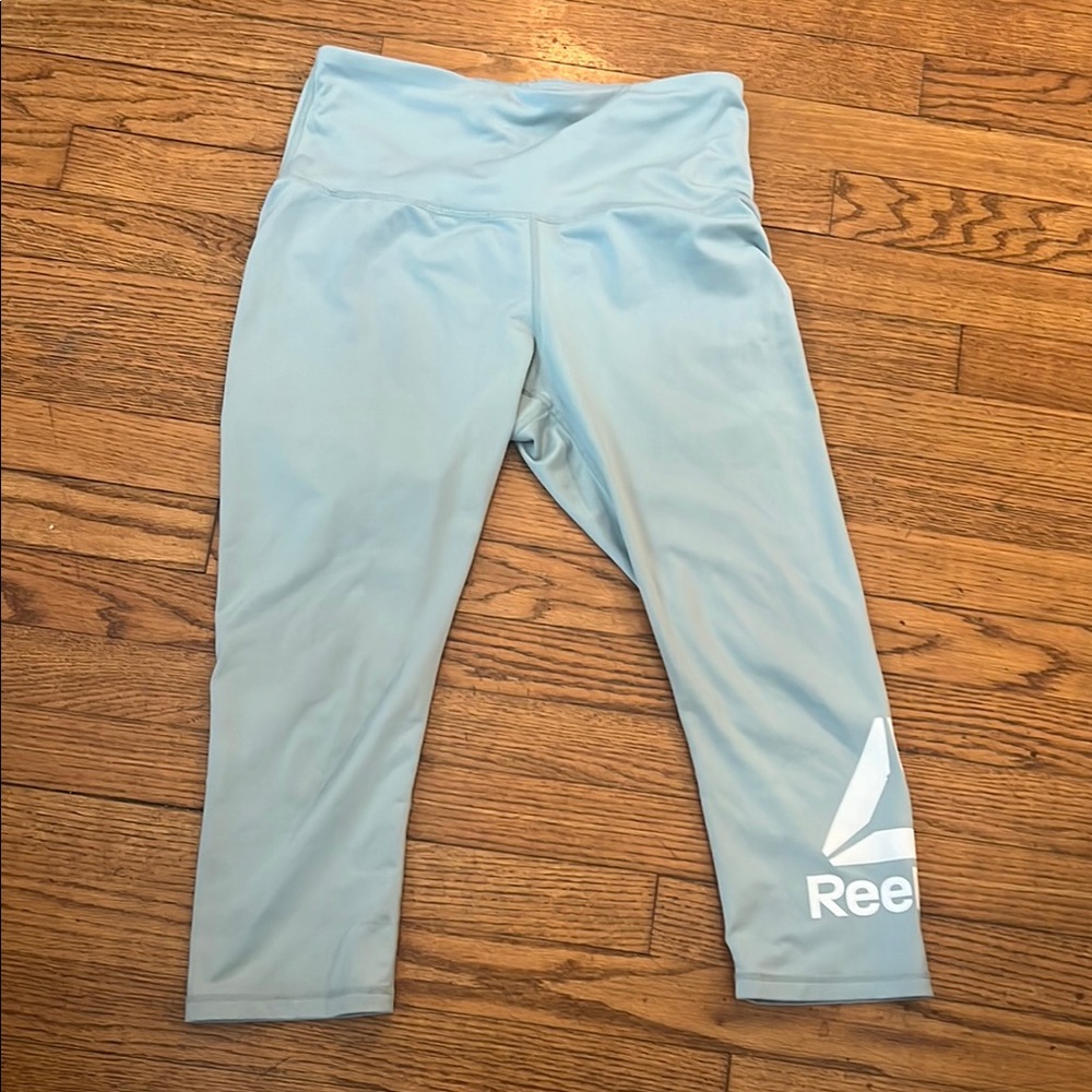 Women’s Medium Reebok Blue Leggings Workout pants  (Capri/Ankle length)